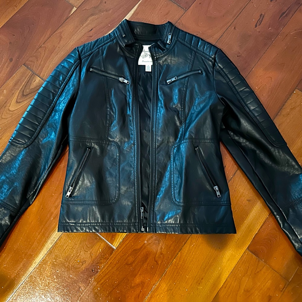 Maralyn & Me faux leather moto jacket black - size small